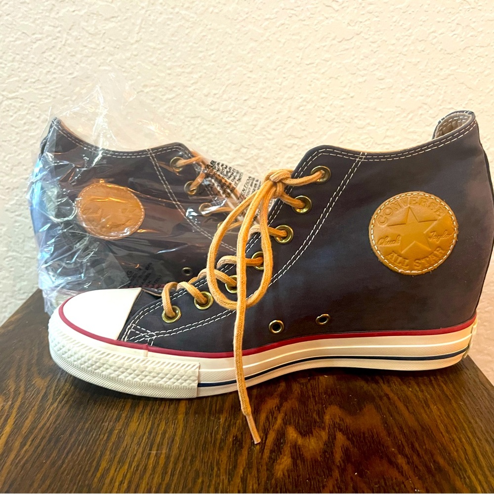 NEW Converse hidden wedge All Star Shoes size 9.5